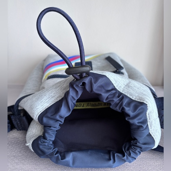 Tommy Hilfiger Sport Bucket Bag - Picture 3 of 3